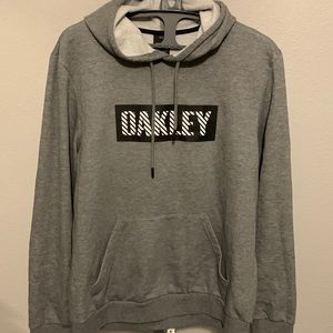 Oakley custom fit Hoodie XL EUC very soft material. Super comfy!